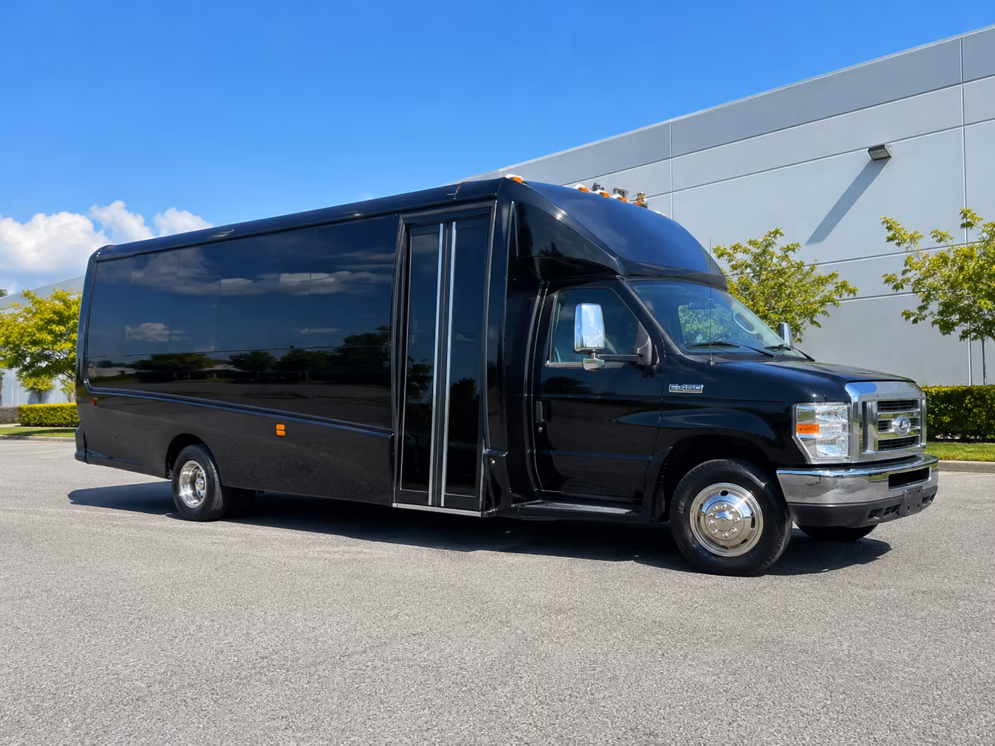 Pembroke Pines Birthday, Sweet 16, & Quinceañera Transportation onboard seating